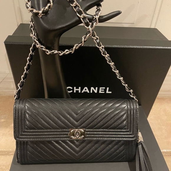 CHANEL Handbags - 🔥Chanel Chevron Boy WOC 🔥